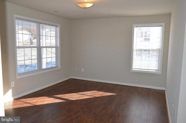 Building Photo - 1756 Cypress Dr