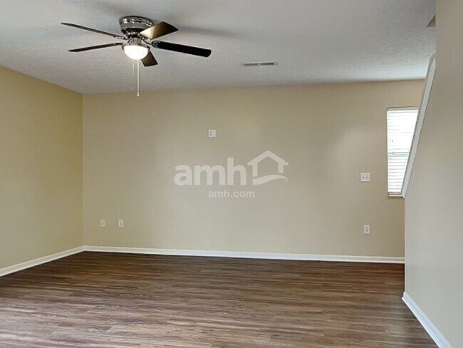 Building Photo - 424 Hartford Ct