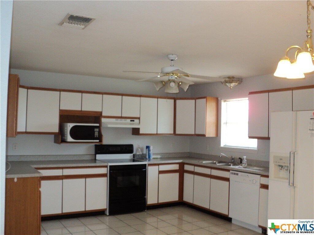 Foto del edificio - 2403 Quail Ridge Dr