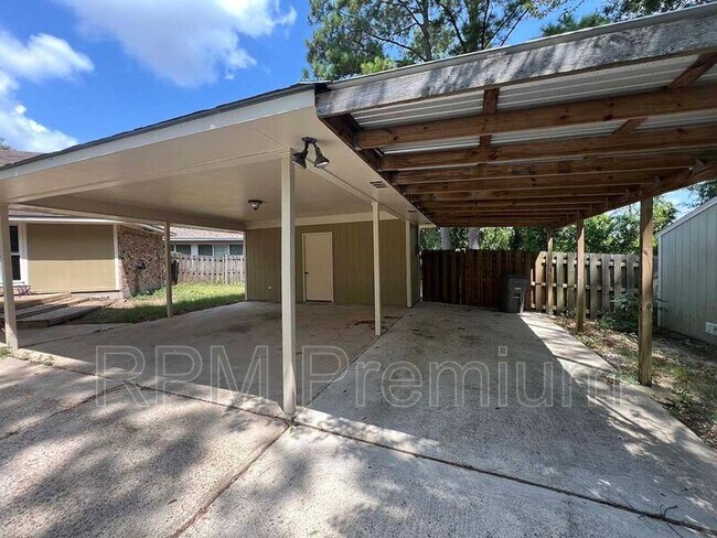 Foto del edificio - 13235 Country Park Ave