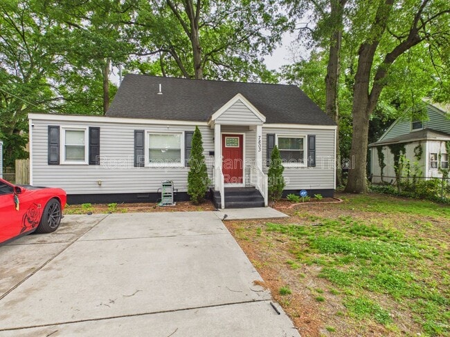 Photo - 7803 Nesbitt Dr House