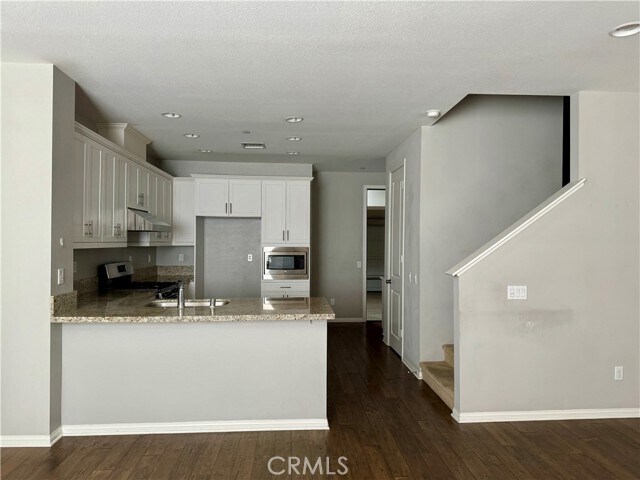 Foto del edificio - 3248 Pebblebrook Rd