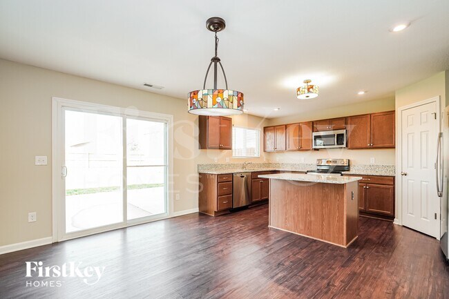 Building Photo - 4917 Crestbrook Dr