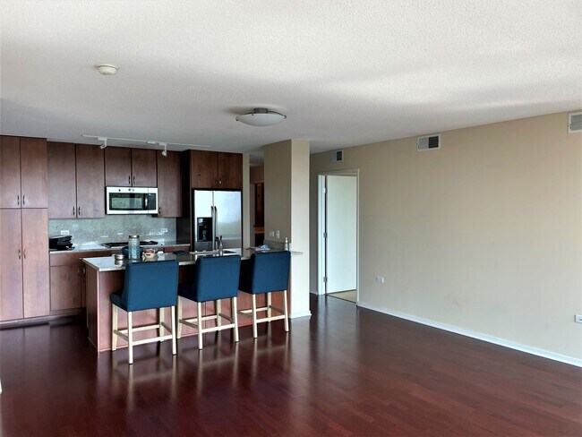 Building Photo - 9715 Woods Dr
