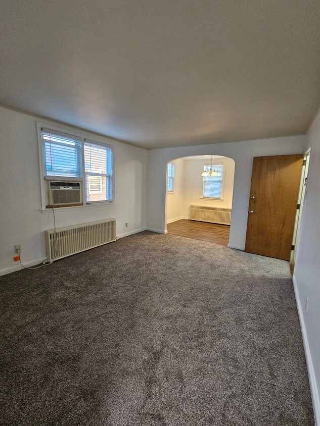 Primary Photo - 1029 Fanshawe St