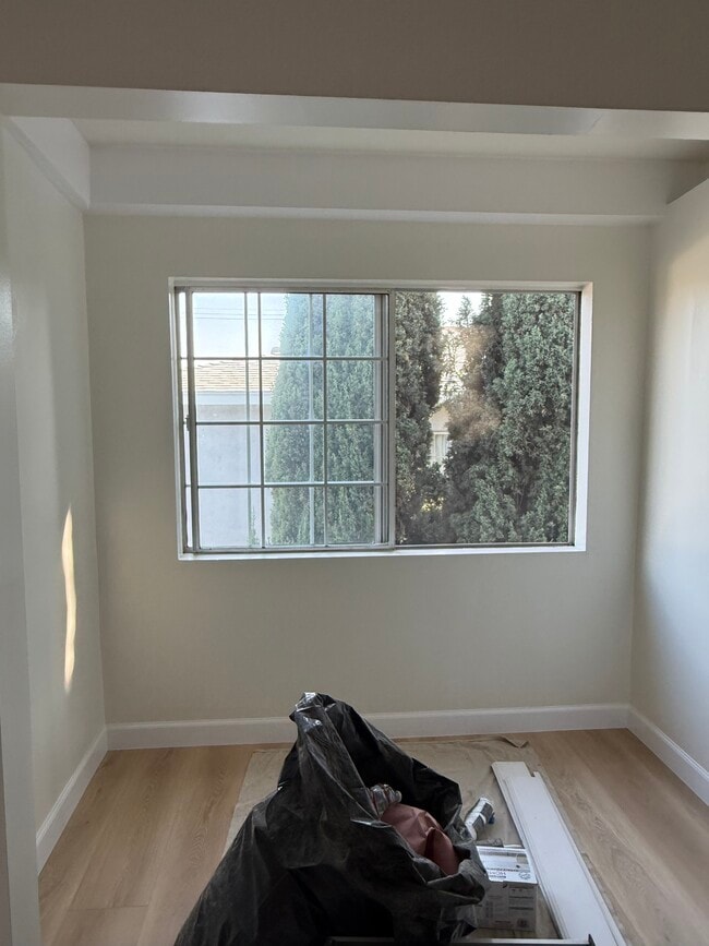 Building Photo - 2024 N Commonwealth Ave