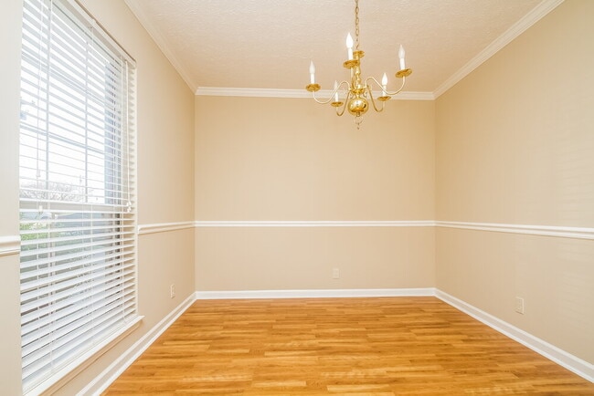 Building Photo - 1215 Cedarbend Dr