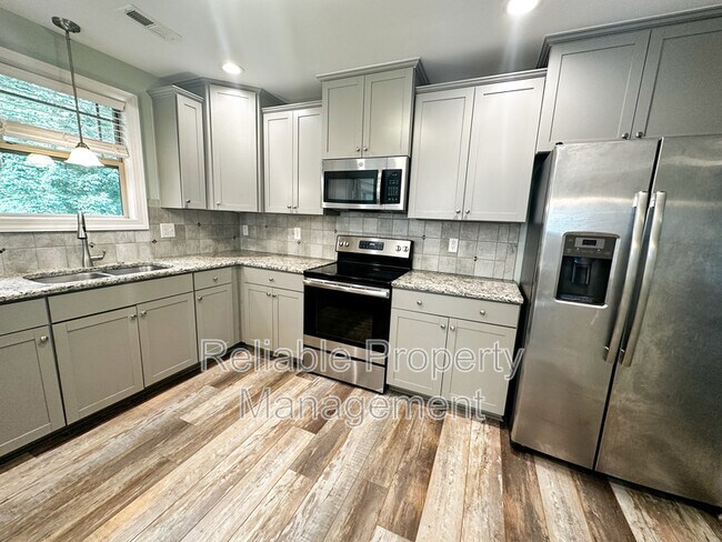 Foto del edificio - 238 Oakdale Ave