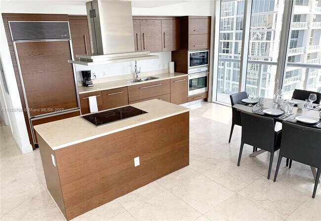 Building Photo - 485 Brickell Ave