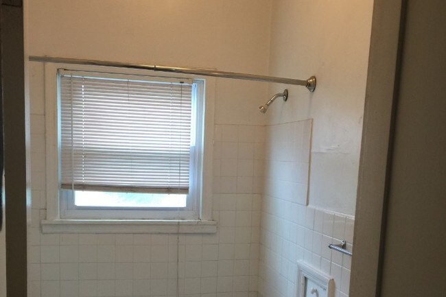 Bath new tub installed - 5600 Columbia Ave