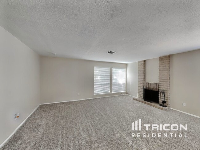 Building Photo - 12613 Indian School Rd NE