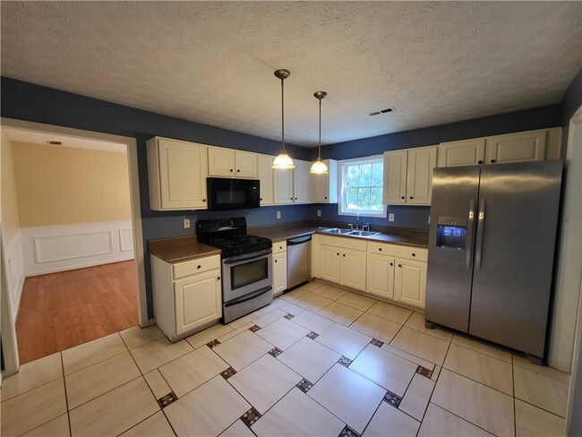 Building Photo - 556 Creekstone Dr