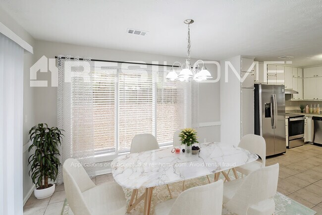 Foto del edificio - 3061 Chippewa Dr