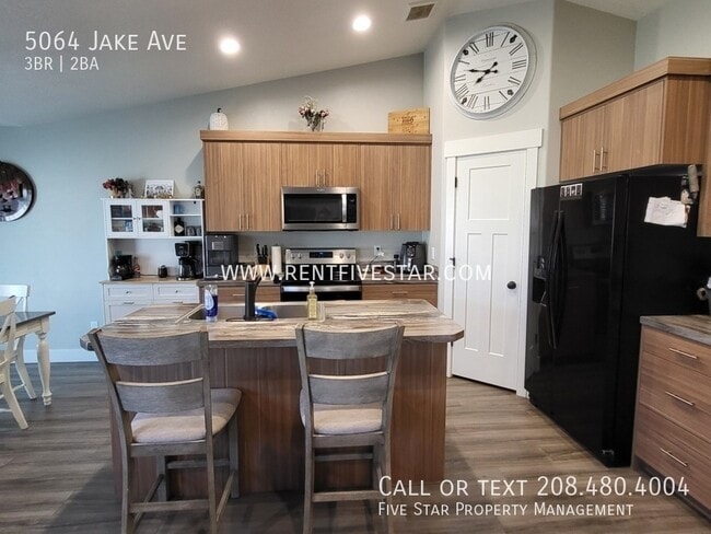 Building Photo - 5064 Jake Ave