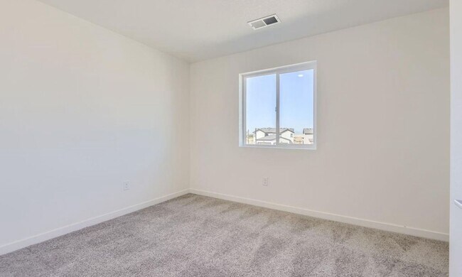 Foto del edificio - Brand new 3 bedroom 3 bathroom townhome