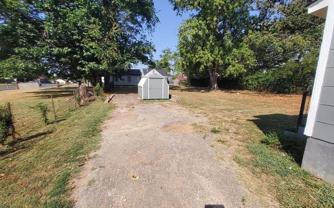 Building Photo - 1155 S Greer St