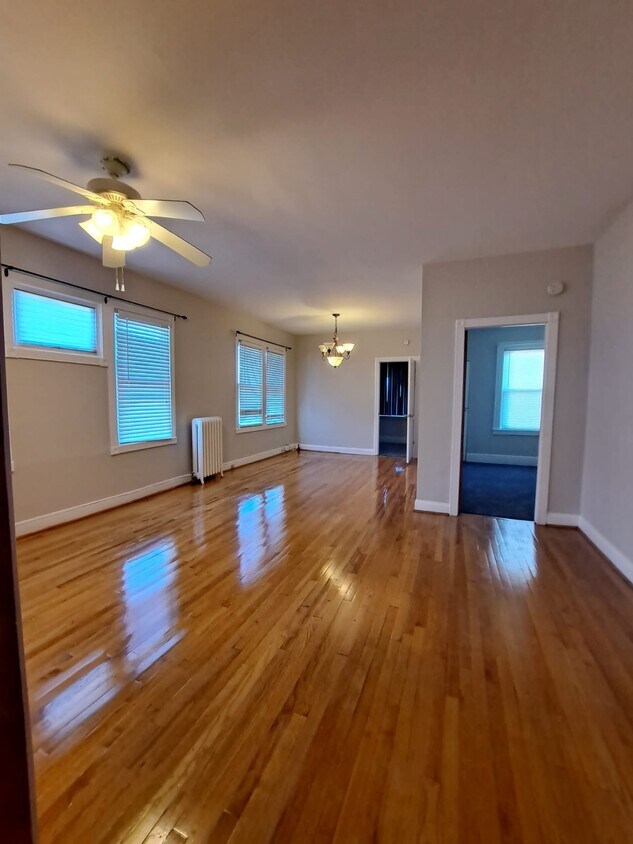 Foto principal - 9302 202nd St