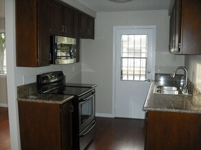 Building Photo - 2631 Anchor Ave