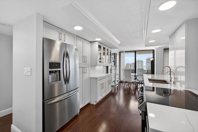 Building Photo - 4200 N Ocean Dr