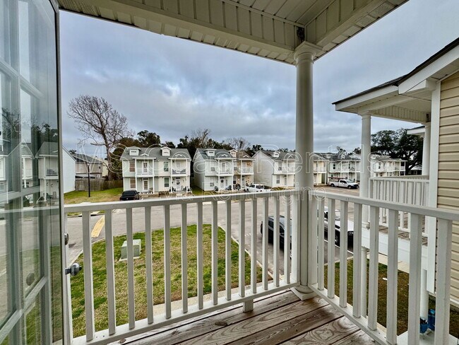 Foto del edificio - 1131 Century Oaks Dr