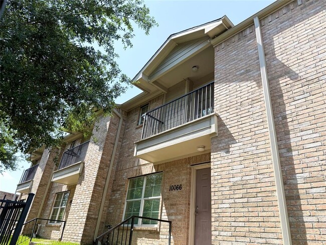 Building Photo - 10066 Emnora Ln