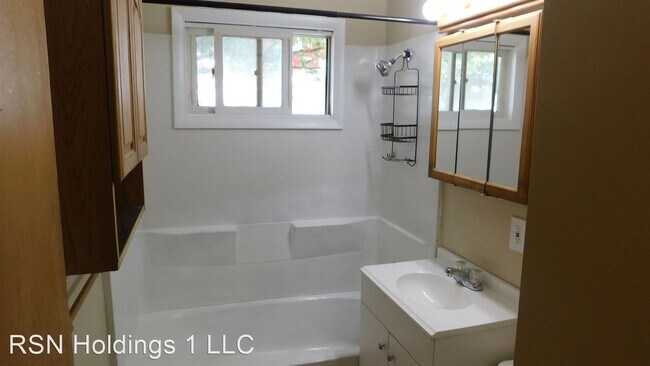 Building Photo - 3 br, 1 bath House - 4702 LONGWOOD AVE