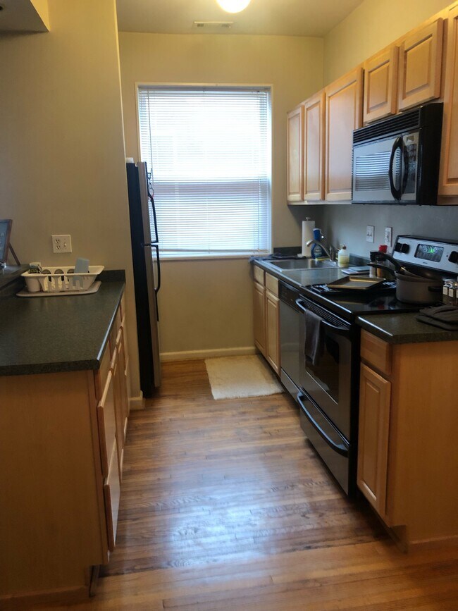 Kitchen - 7214 Wise Ave