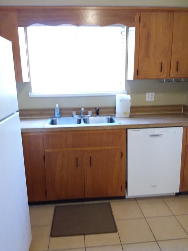 Foto del edificio - 2 bedroom 2 1/2 bath townhome in Arlington