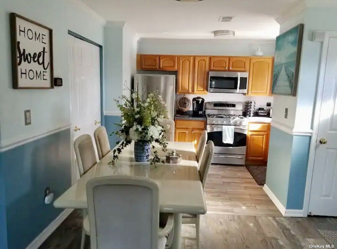 431 Beach 35th St Unit 2nd fl, Queens, NY 11691 Room for Rent in