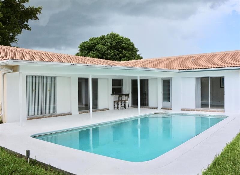 Building Photo - 9 Burning Tree Ln