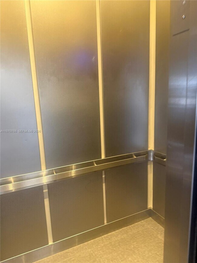 Foto del edificio - 7928 West Dr