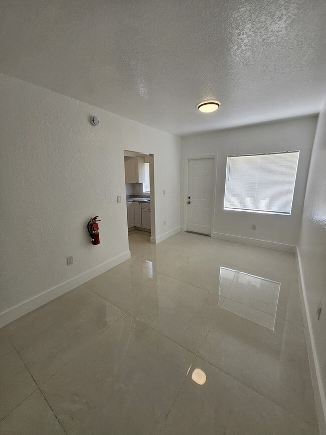 Building Photo - 450 NW 84th St