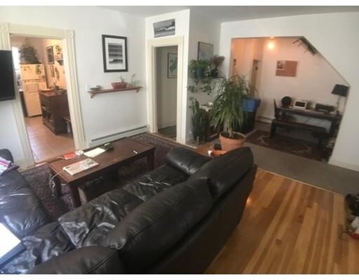 Building Photo - 21 Thorndike St