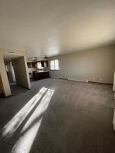 Building Photo - 443 South St