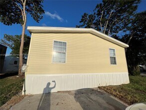Building Photo - 22992 Tradewind Rd