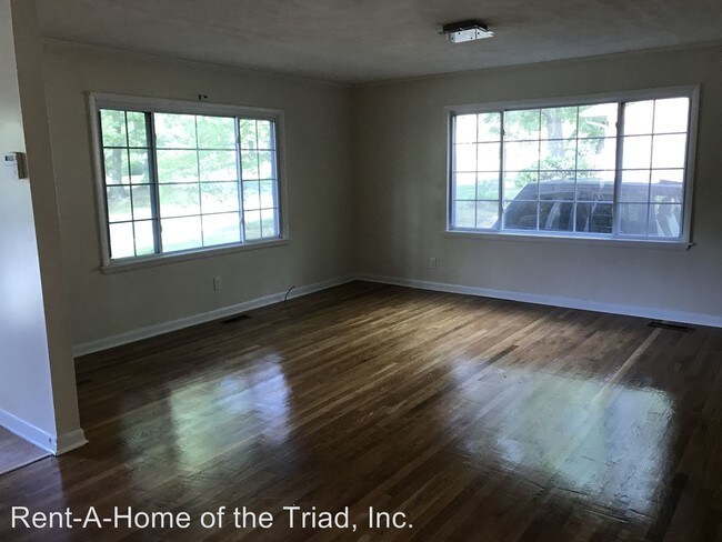 Building Photo - 3 br, 2 bath House - 2409 W. Cornwallis Drive