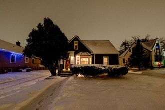 Building Photo - 1406 Almond Ave