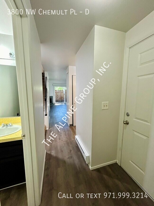 Foto del edificio - End Unit in Rockcreek!