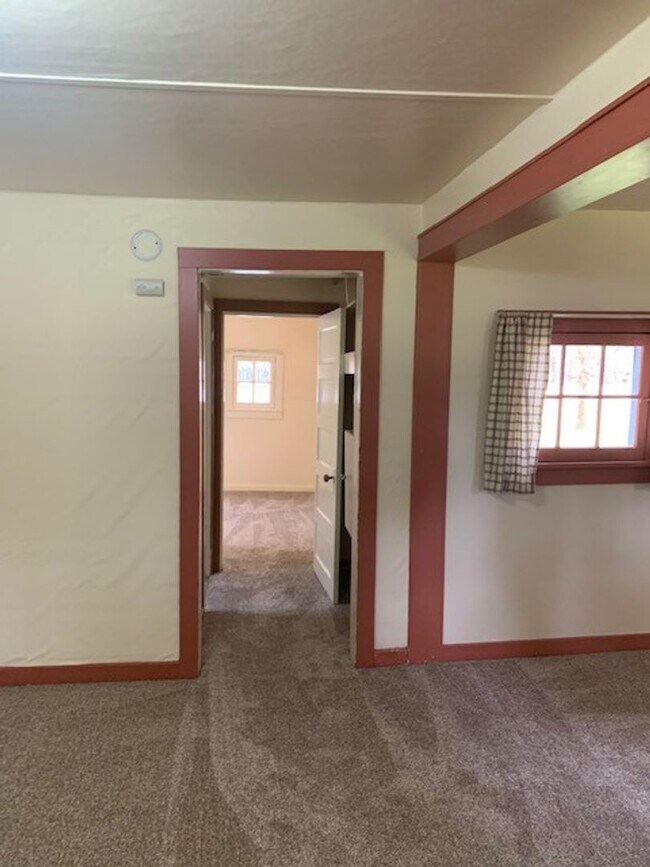 Foto del edificio - Updated 1 Bedroom ~ 1  Bathroom Cottage Mi...