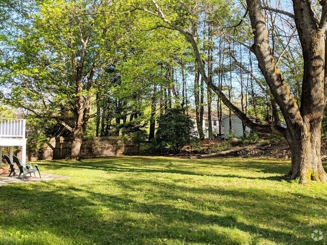 Building Photo - 43 Linwood St