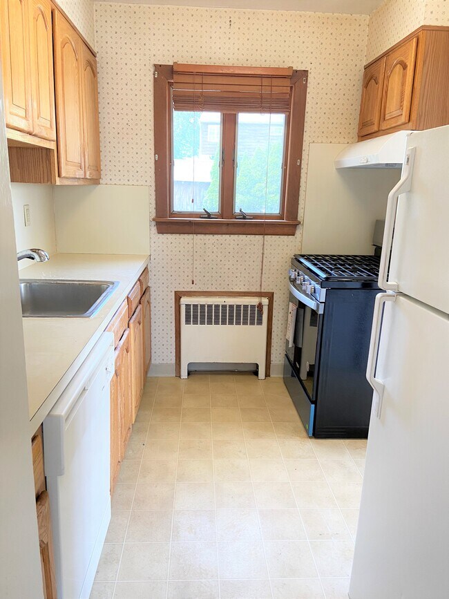 Building Photo - 479 Berkshire Rd