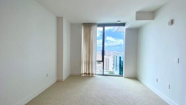 Building Photo - HIGH FLOOR 1 BED/1 BATH IN AZURE ALA MOANA!
