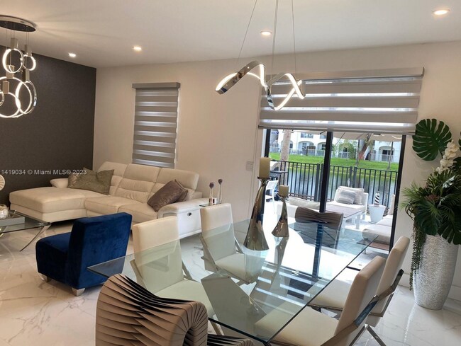Foto del edificio - 8779 NW 98th Ave