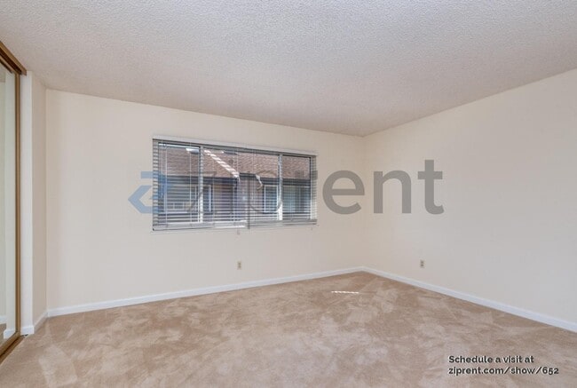 Building Photo - 151 Silcreek Dr