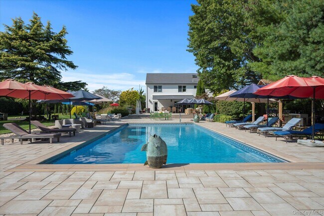 Foto del edificio - 525 S Harbor Rd