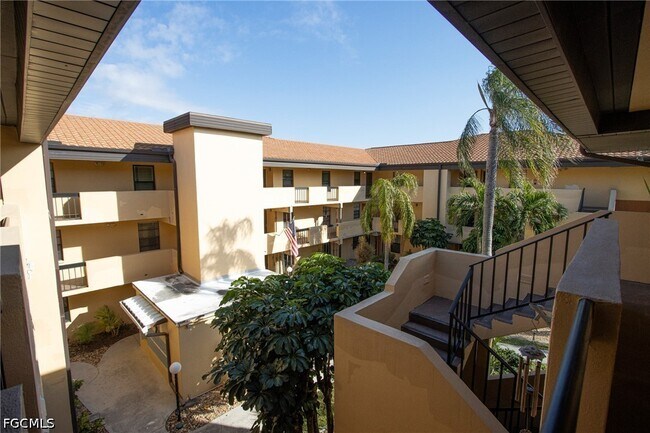 Foto del edificio - 6142 Whiskey Creek Dr