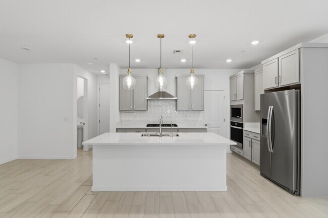 Foto del edificio - Experience refined living in this beautifully appointed 3-bedroom, 2.5-bathroom townhome spanning...
