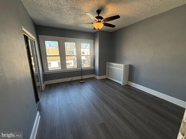 Foto del edificio - 5052 Wayne Ave