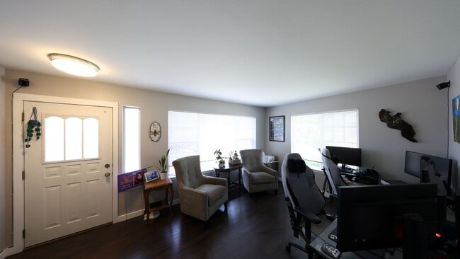 Building Photo - 3 Bed 2.5 Bath - Cat Friendly - Groups - NAS Whidbey