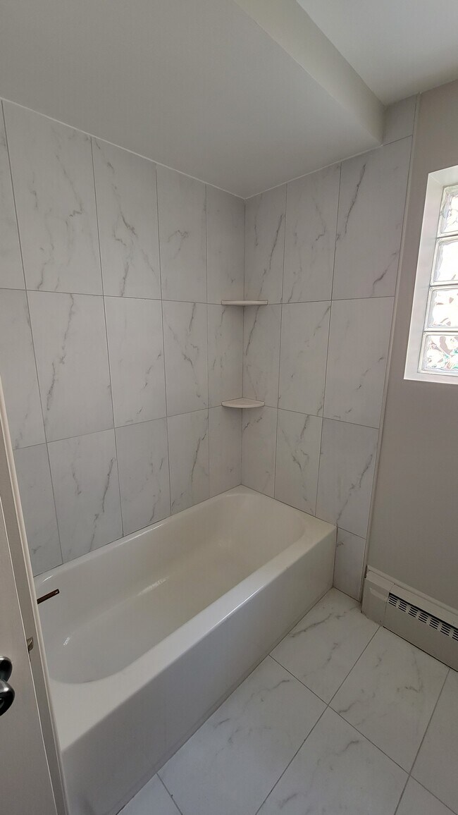 Baño - 4644 N Sayre Ave